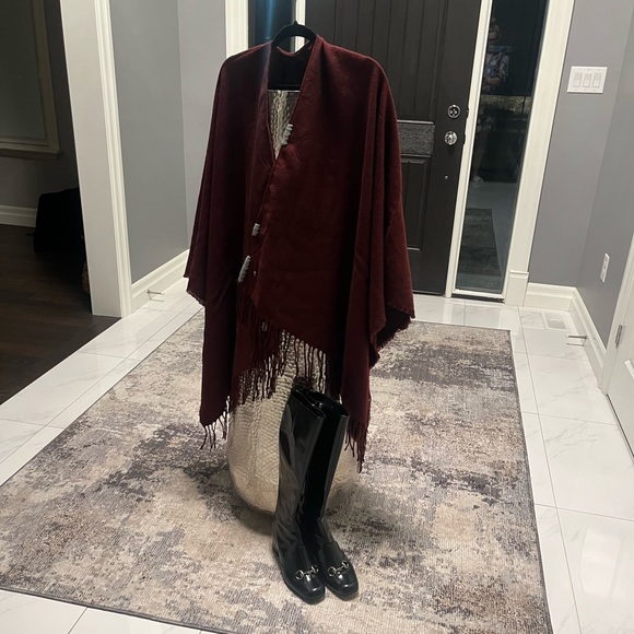 LAUNDRY BY SHELLI SEGAL burgundy fringed pashmina shawl with touch of grey - Picture 1 of 16